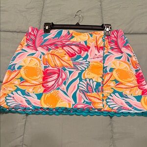 Skirt skirt on top shorts underneath